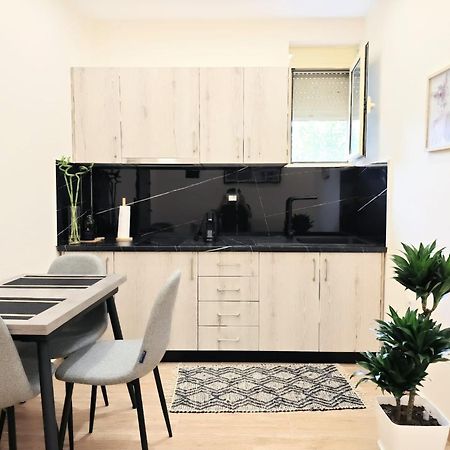 New Apartment Close To Sea And Downtown Vlore Luaran gambar