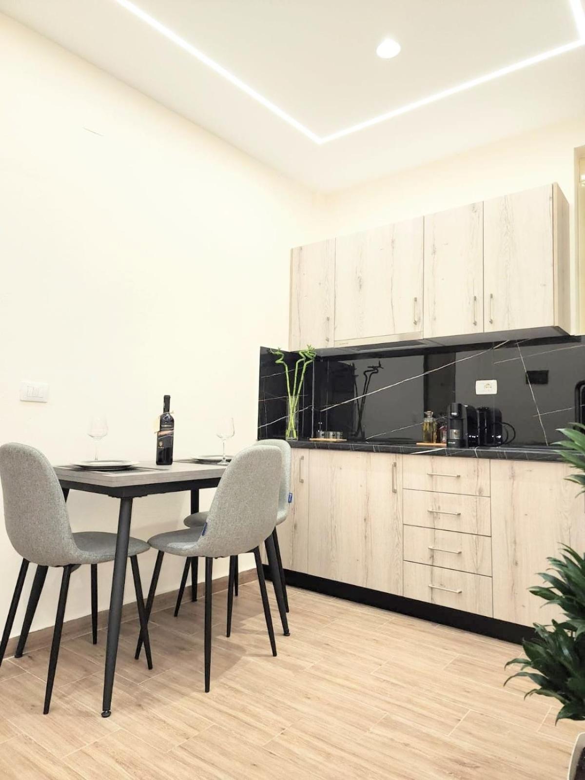 New Apartment Close To Sea And Downtown Vlore Luaran gambar